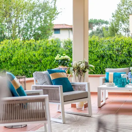 Regina Villa, By The In 마리아나디피에트라산타