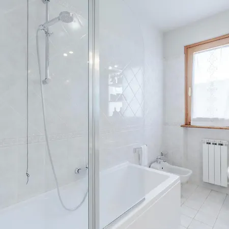 Regina Villa, By The In * 마리아나디피에트라산타