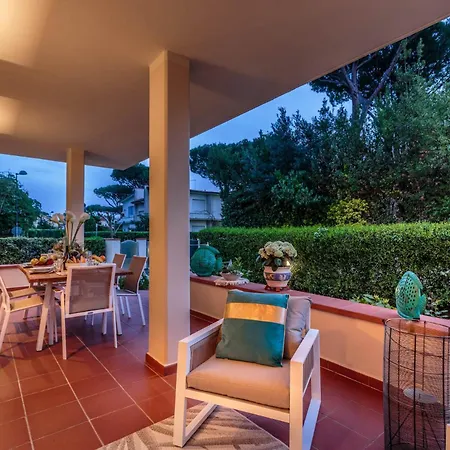 빌라 Regina Villa, By The In