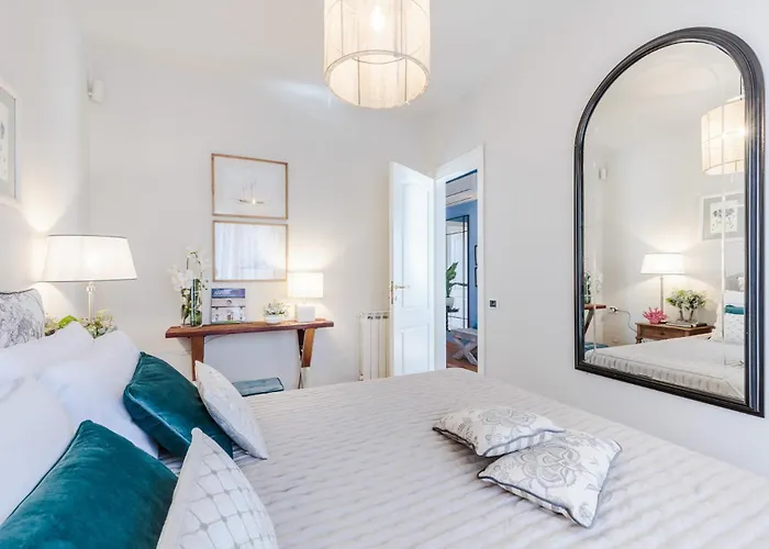 Regina Villa, By The In 빌라 마리아나디피에트라산타