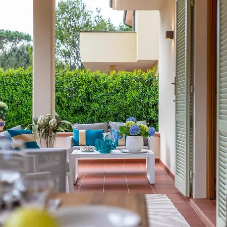 Regina Villa, By The In Villa *