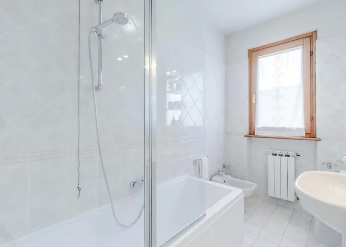 Regina Villa, By The In * Marina di Pietrasanta