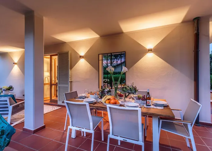Villa Regina Villa, By The In Marina di Pietrasanta