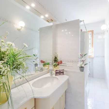 Regina Villa, By The In Villa *